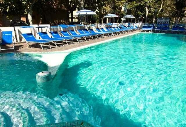 Hotel Queen Mary Cattolica Dış mekan fotoğraf