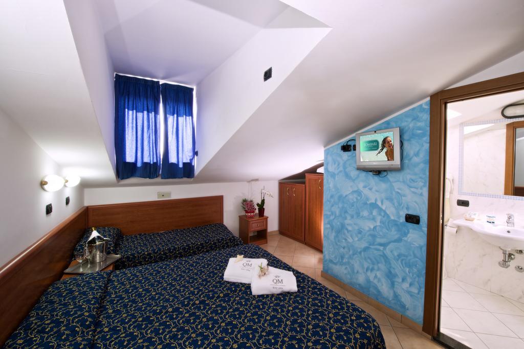 Hotel Queen Mary Cattolica Oda fotoğraf